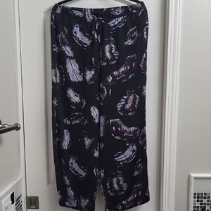 Shimera‎ Black and Purple feather Patterned Pajama pants. Size M